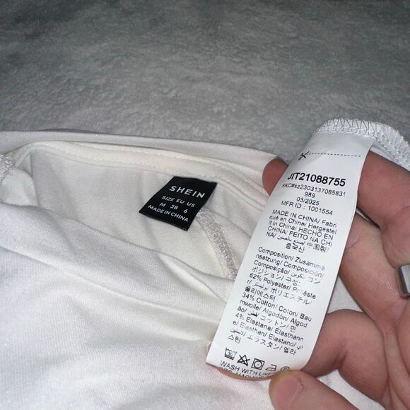 SHEIN Women’s Medium White Ruffle Detail Short Sleeve Crew Tee Shirt NWOT - Picture 4 of 6